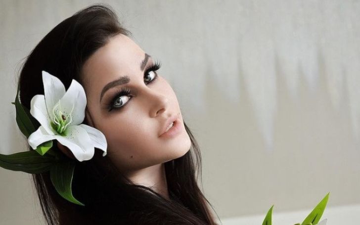 Facts About Niece Waidhofer - All You Need to Know